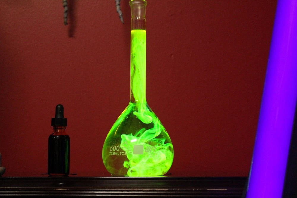 Dapper Cadaver UV Glow Dye in action