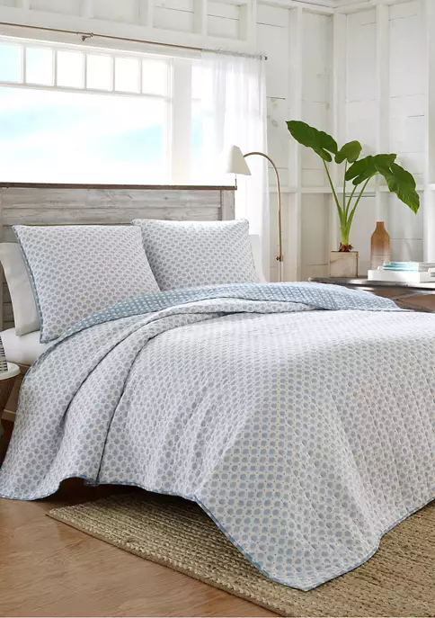 Southern Tide Horseshoe Bay Quilt on bed