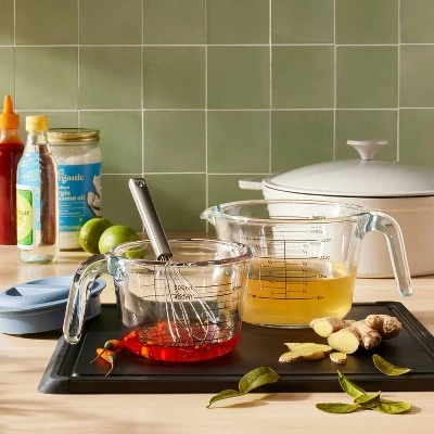 Figmint 2-Cup Glass Measuring Cup with Lid