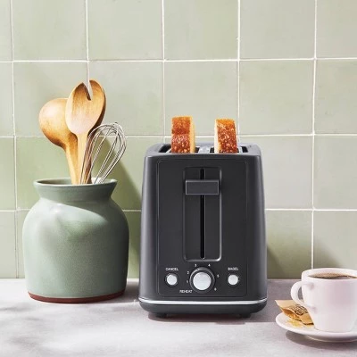 Figmint 2-Slice Toaster with Thin Chrome Band
