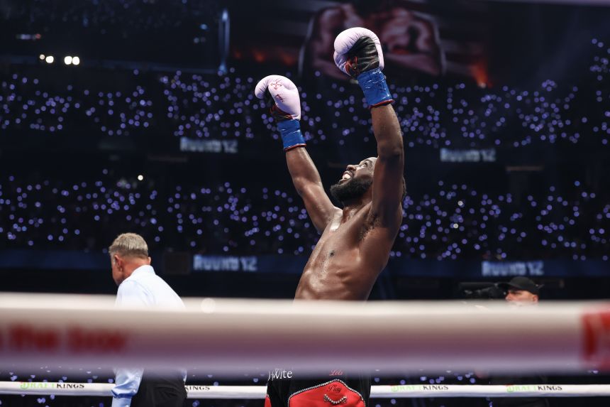 Terence Crawford reacts after defeating Canelo Alvarez for the Undisputed & Ring Magazine Super Middleweight Championship at Allegiant Stadium in Las Vegas on Saturday.